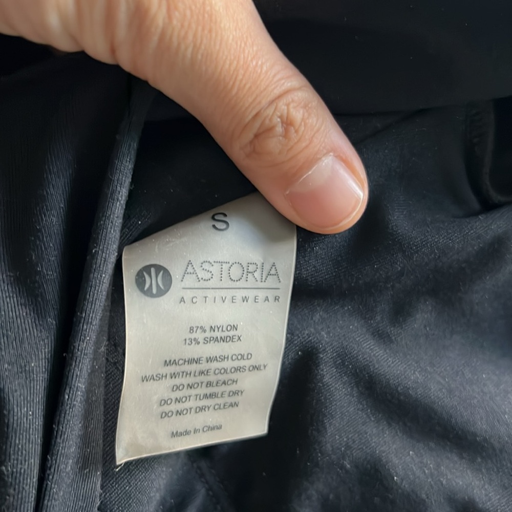 Astoria active top. - Picture 3 of 3